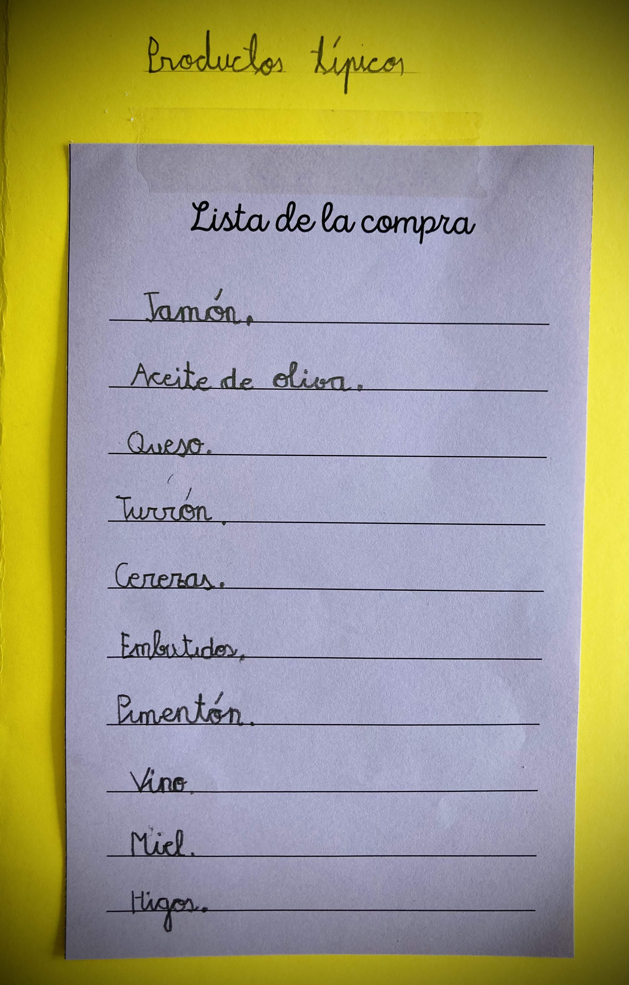 Imagen de una evidencia. Lista de productos típicos de Extremadura