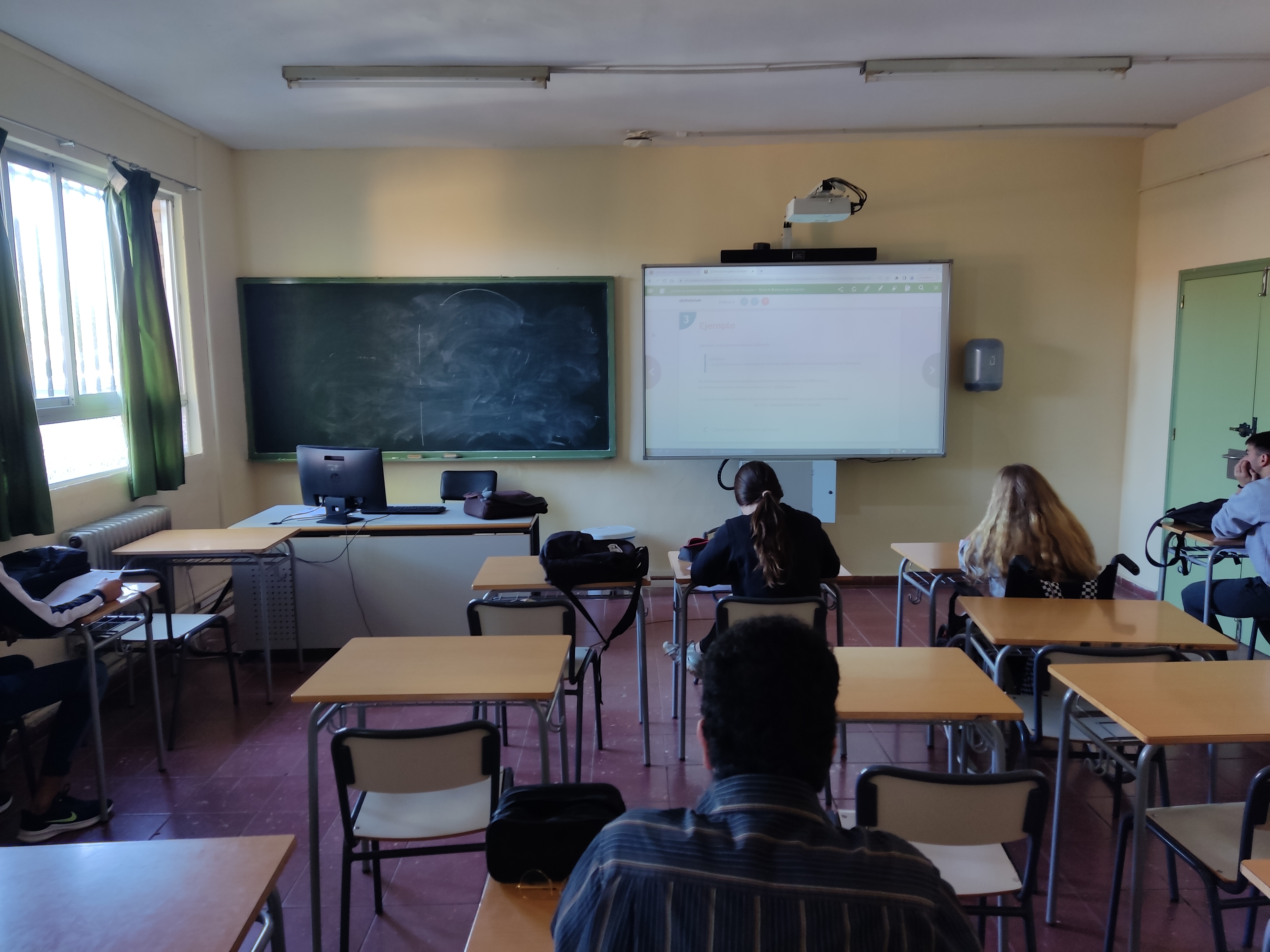 Imagen del alumando en el aula