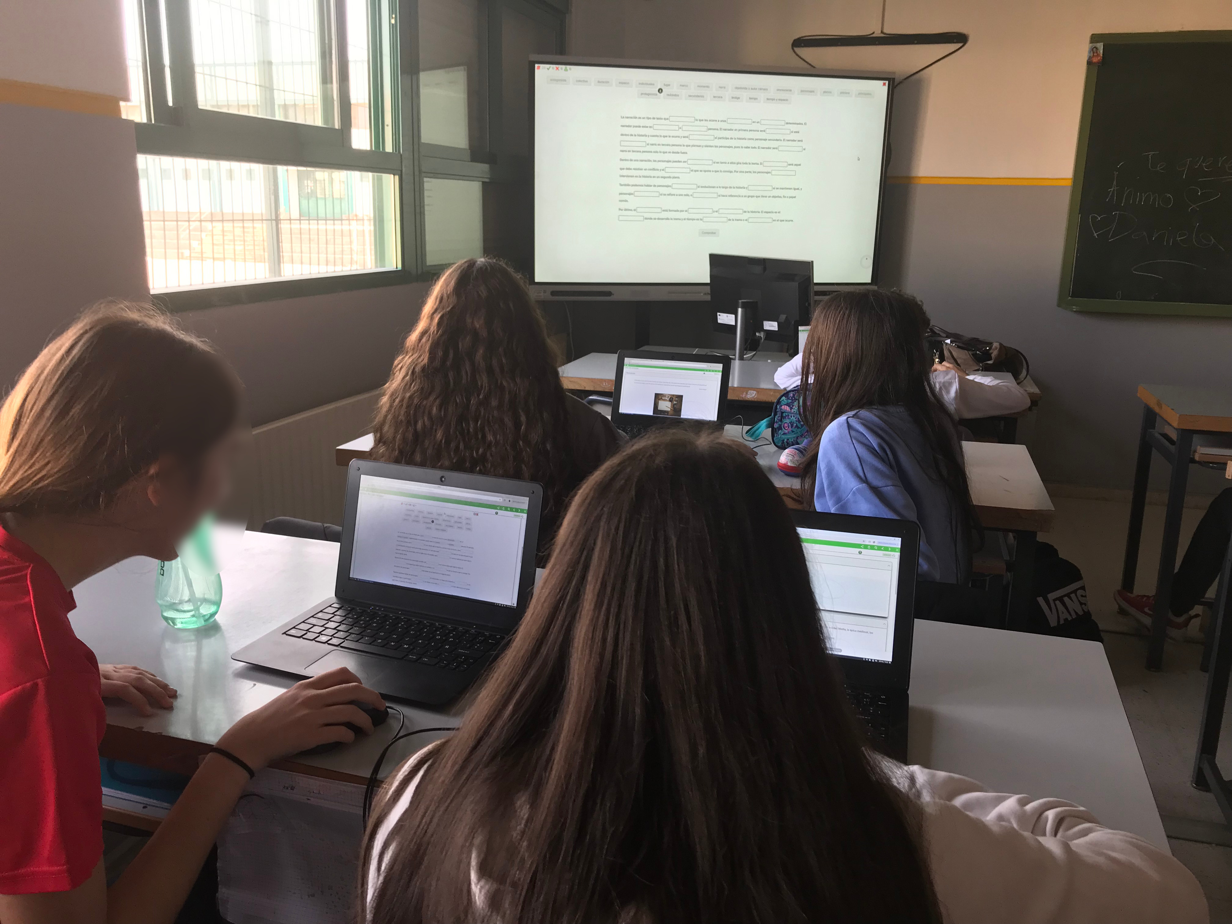 Imagen del alumnado trabajando en el aula