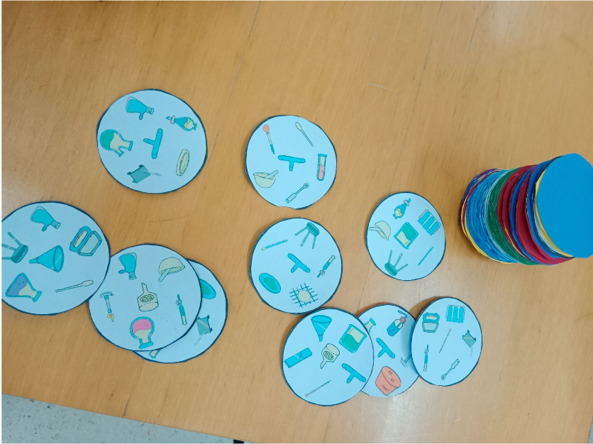 Juego del Doble creado para la clase sobre materiales de laboratorio